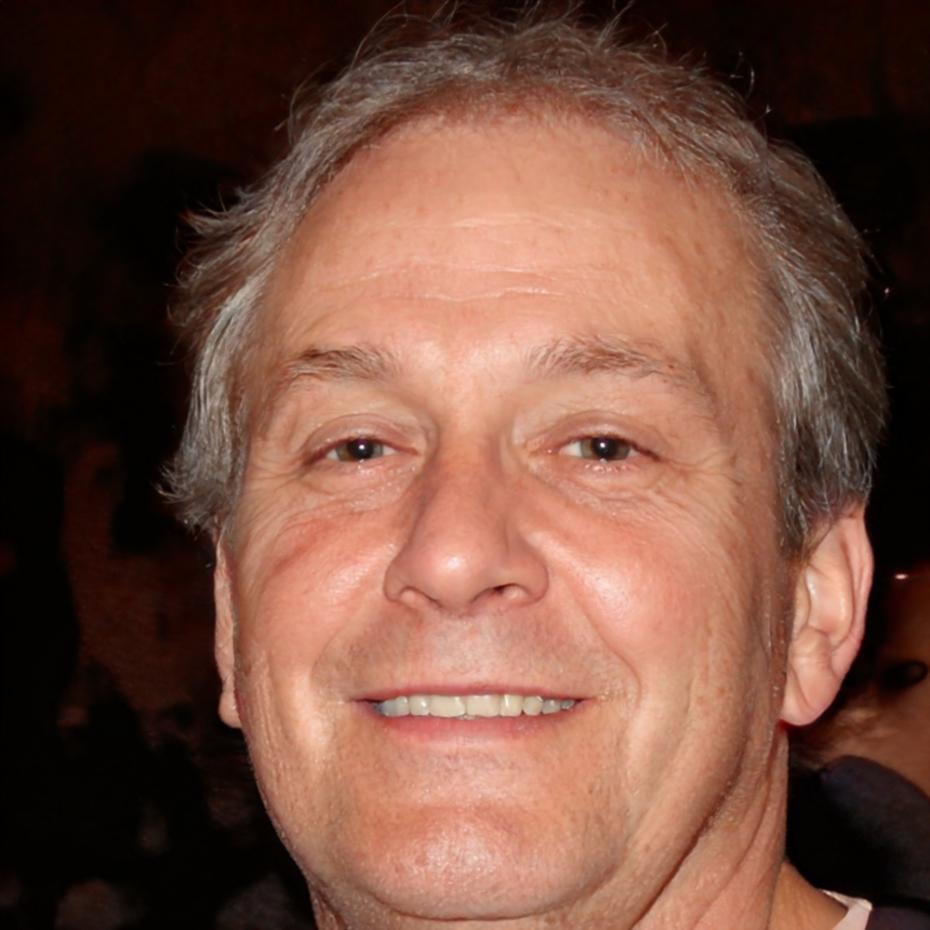 Finanzexperte Dr. Hendrik Möller bei einer Beratung